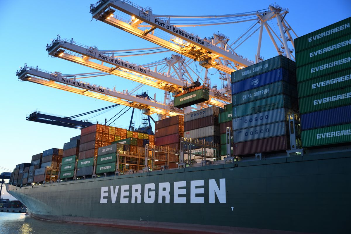 Ocean freight container ship